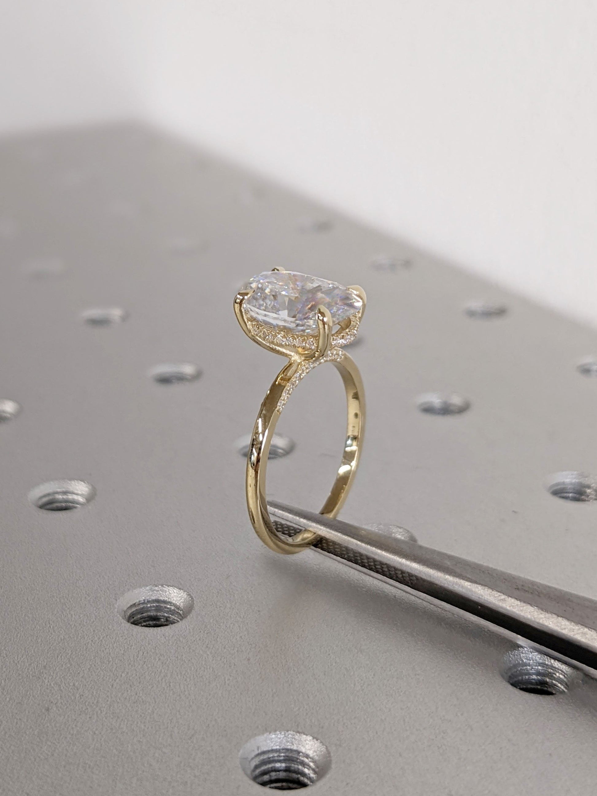 1.2 CT Round Solitaire Moissanite Engagement Ring