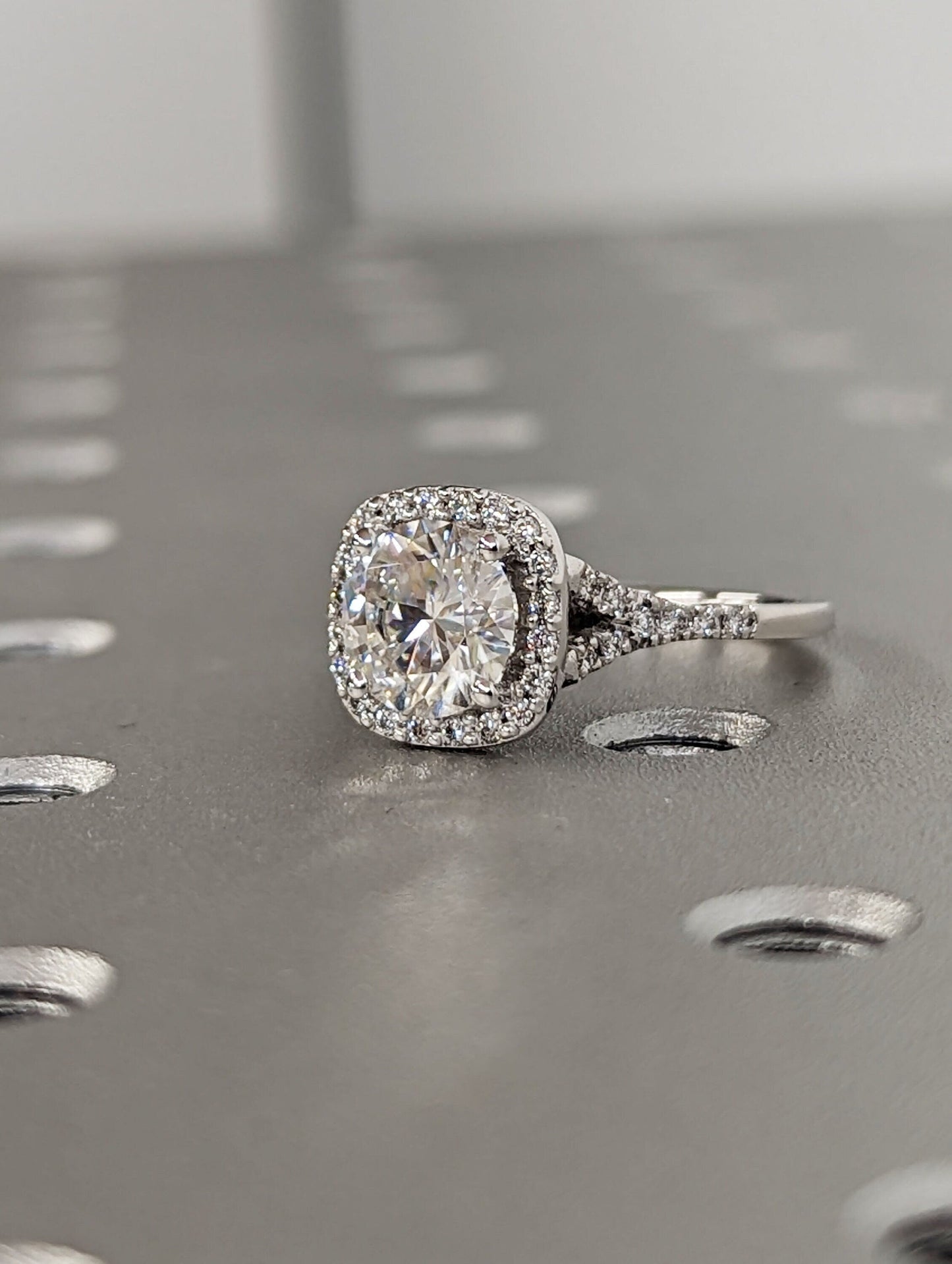 1.2 CT Round Solitaire Moissanite Engagement Ring