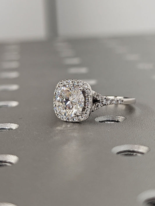 1.2 CT Round Solitaire Moissanite Engagement Ring