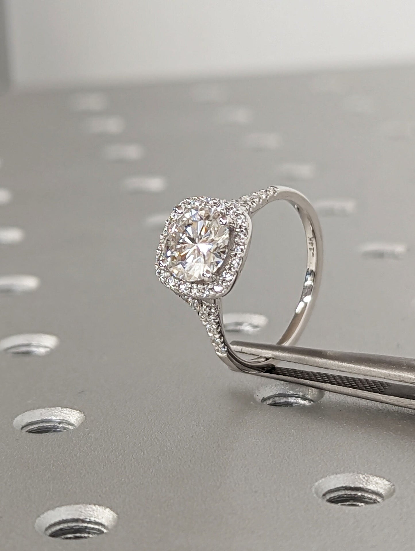 1.2 CT Round Solitaire Moissanite Engagement Ring