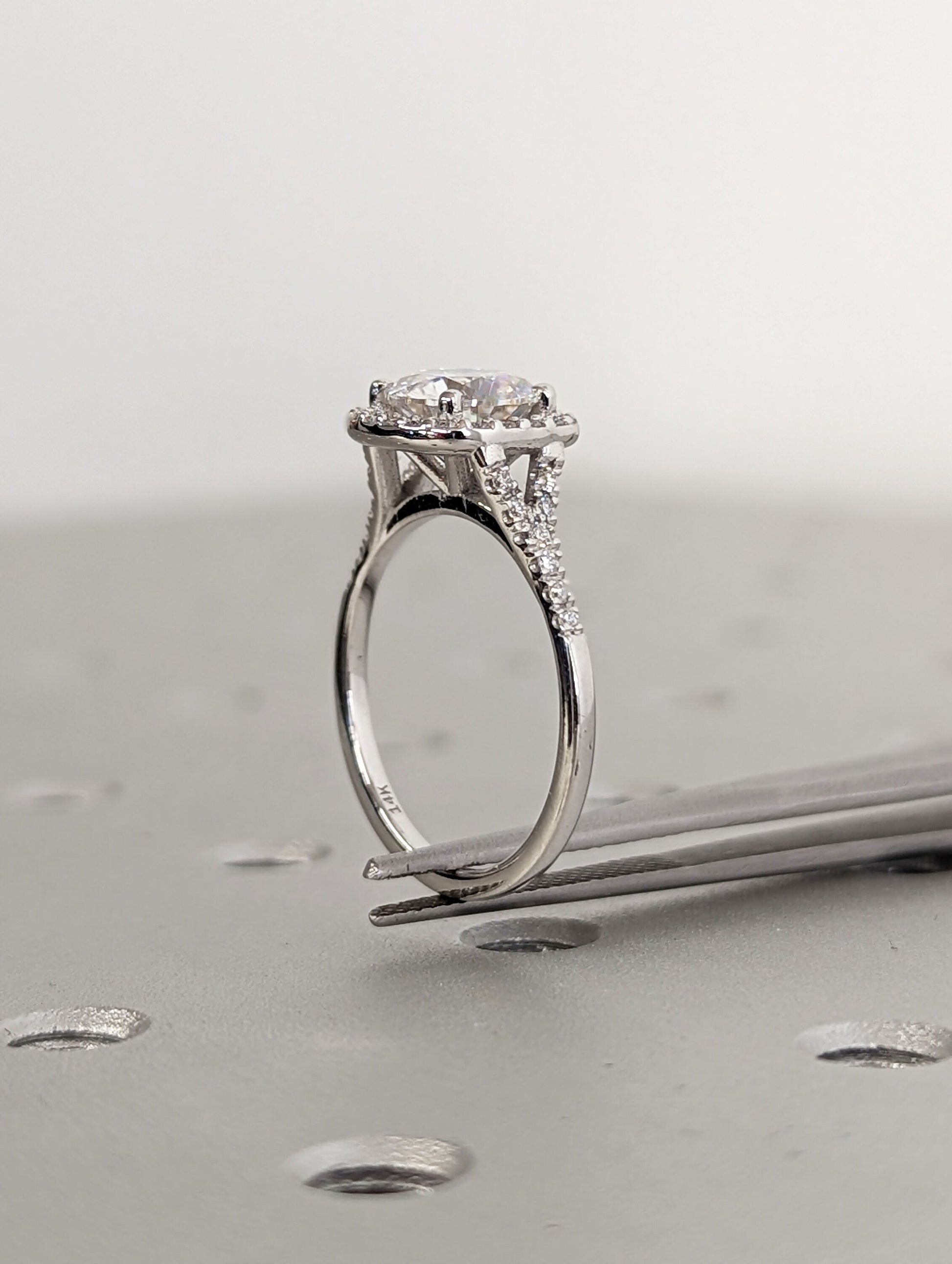 1.2 CT Round Solitaire Moissanite Engagement Ring