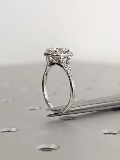 1.2 CT Round Solitaire Moissanite Engagement Ring