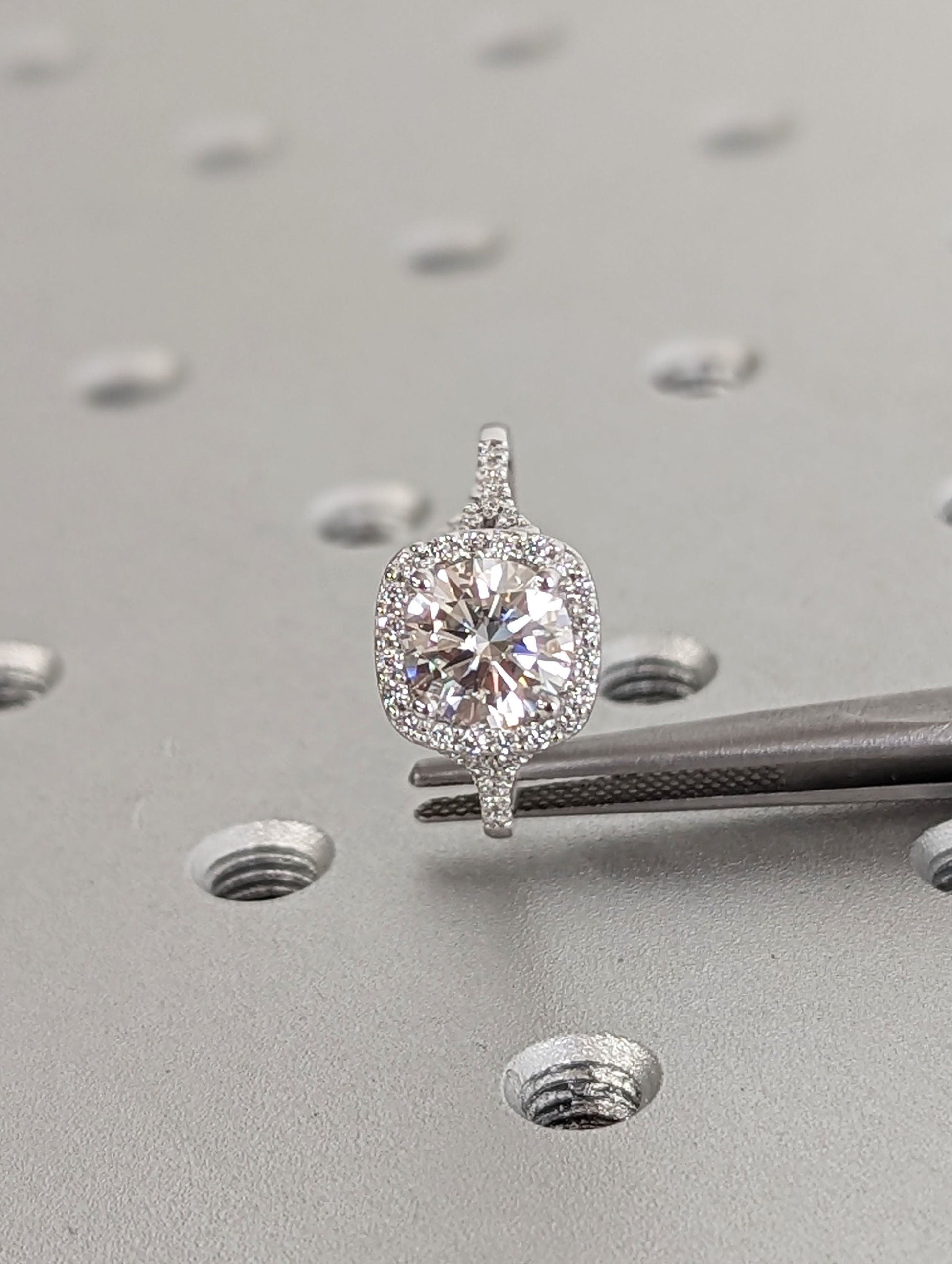 1.2 CT Round Solitaire Moissanite Engagement Ring