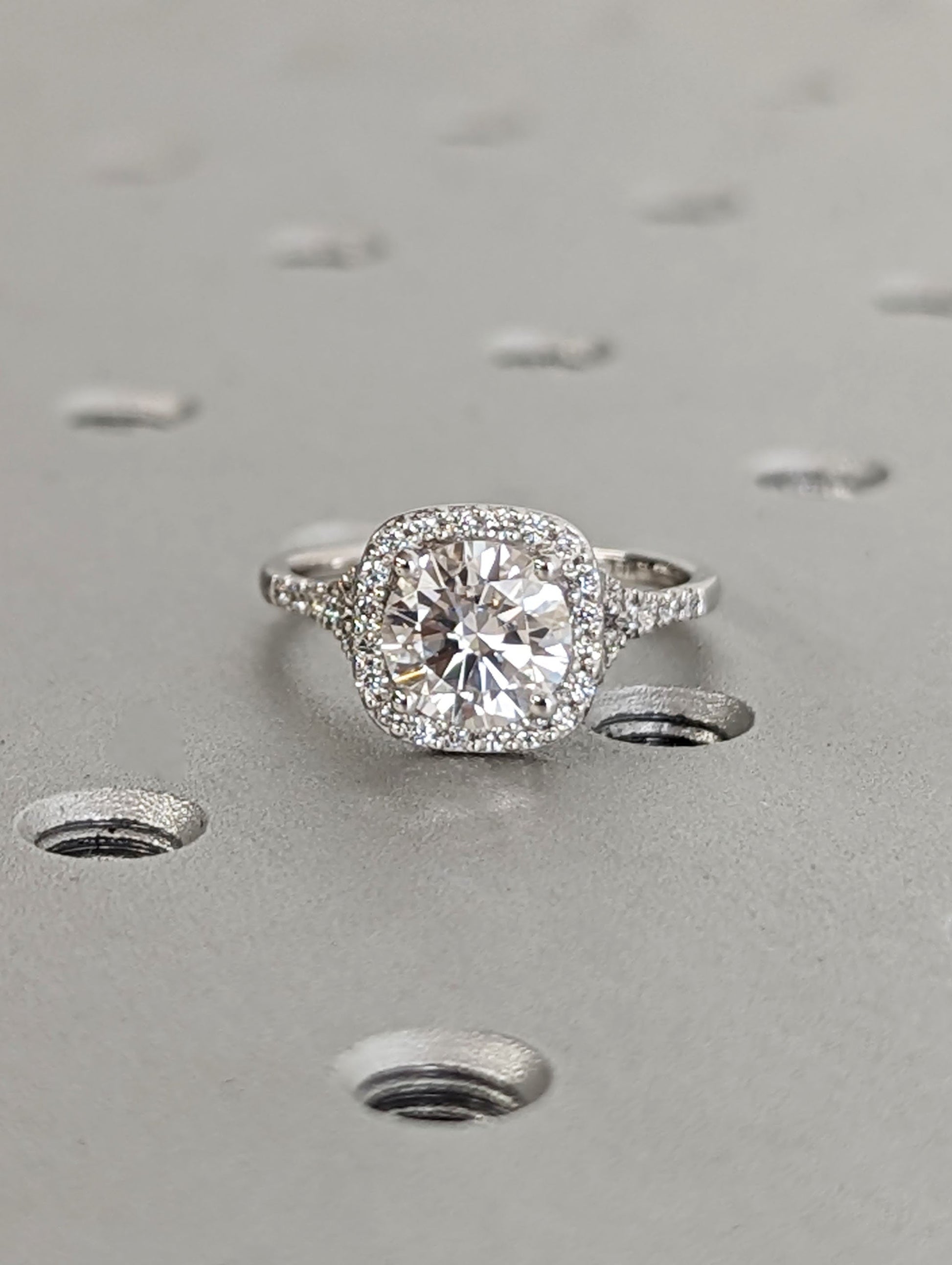1.2 CT Round Solitaire Moissanite Engagement Ring