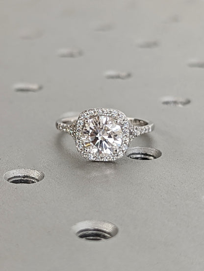 1.2 CT Round Solitaire Moissanite Engagement Ring