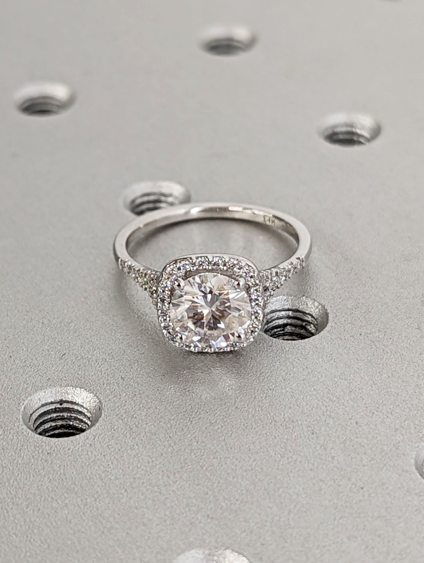 1.2 CT Round Solitaire Moissanite Engagement Ring