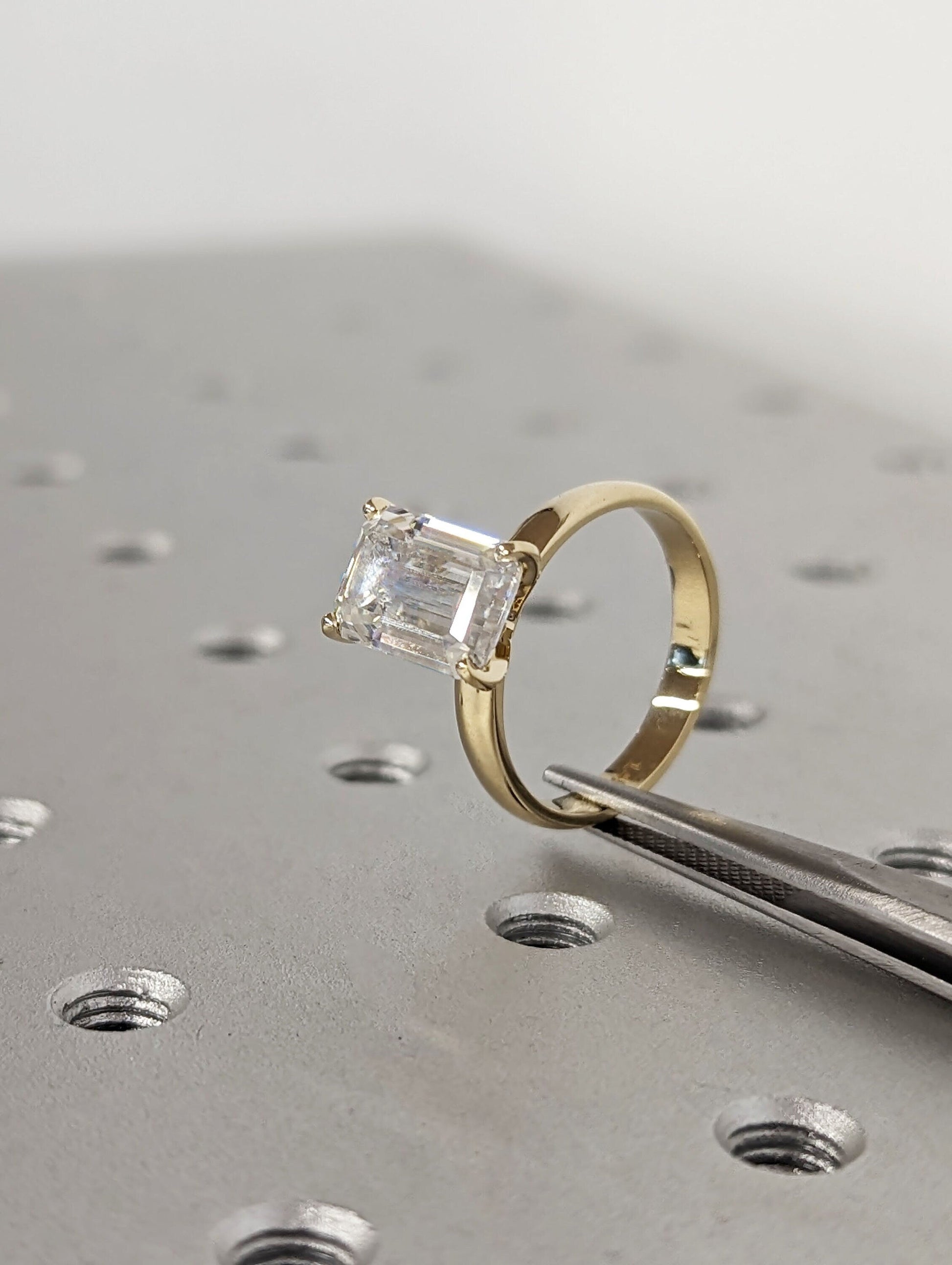 1.2 CT Round Solitaire Moissanite Engagement Ring
