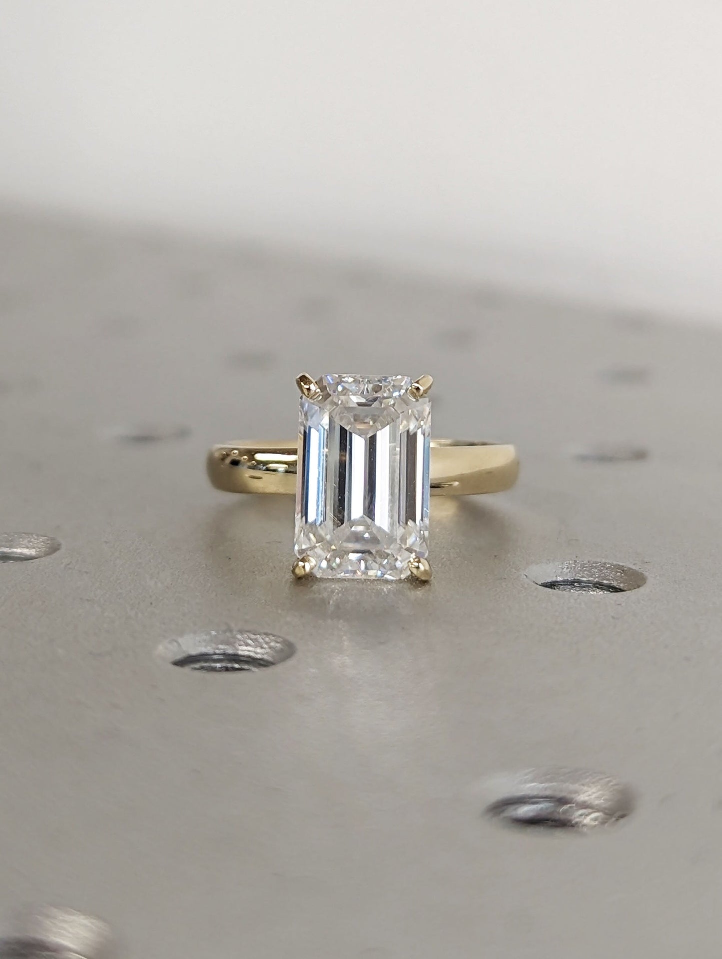 1.2 CT Round Solitaire Moissanite Engagement Ring