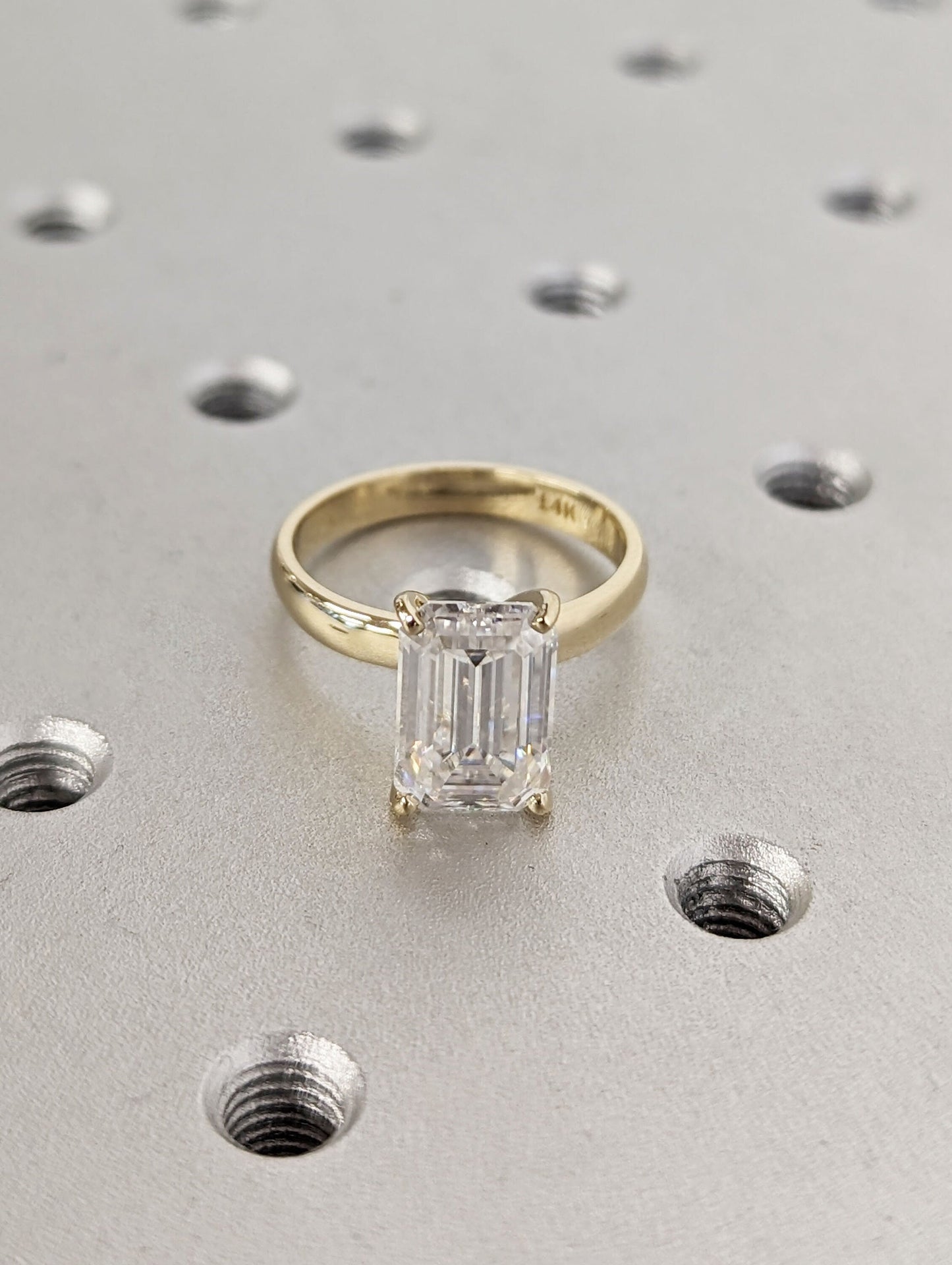 1.2 CT Round Solitaire Moissanite Engagement Ring