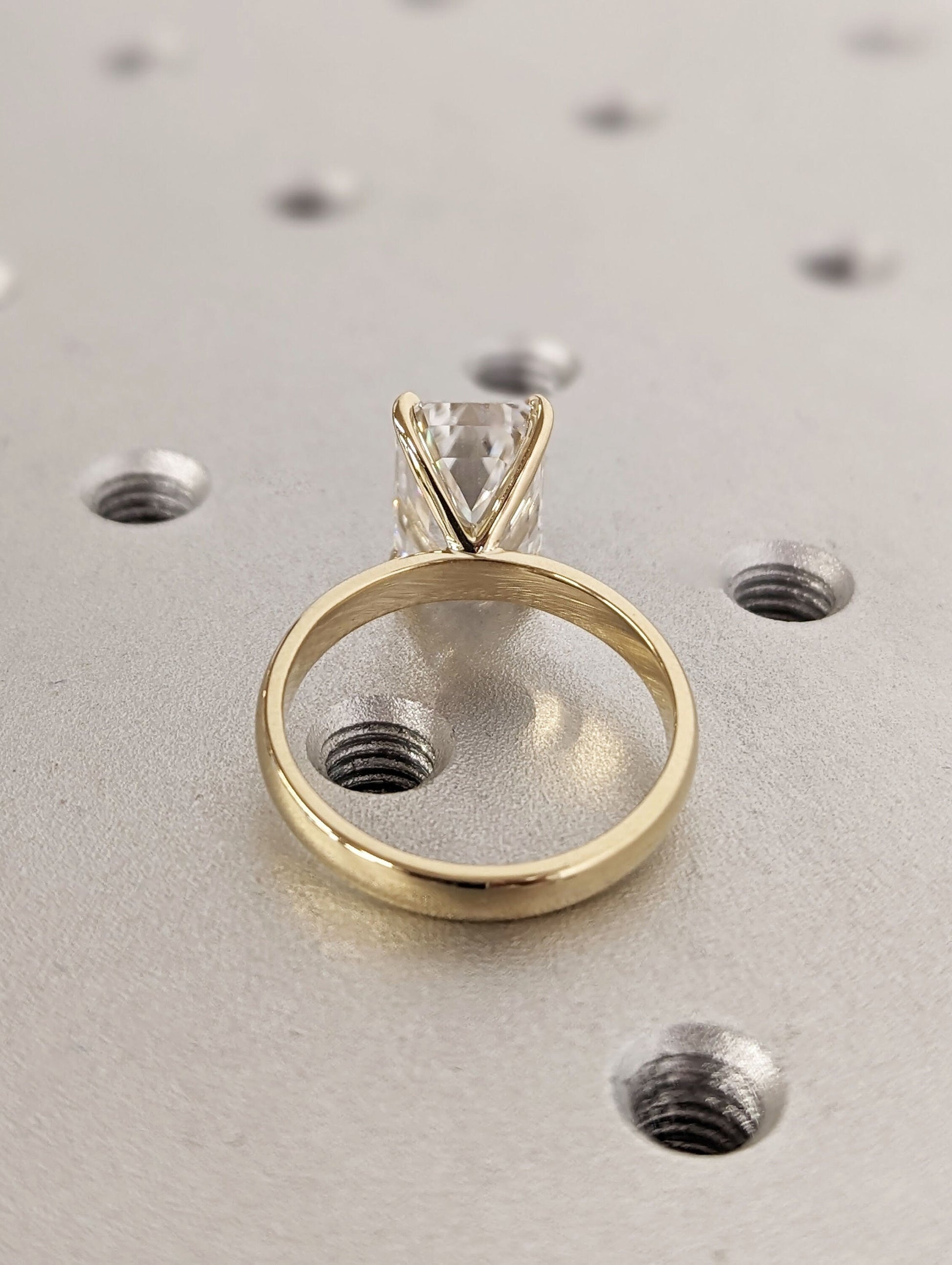 1.2 CT Round Solitaire Moissanite Engagement Ring