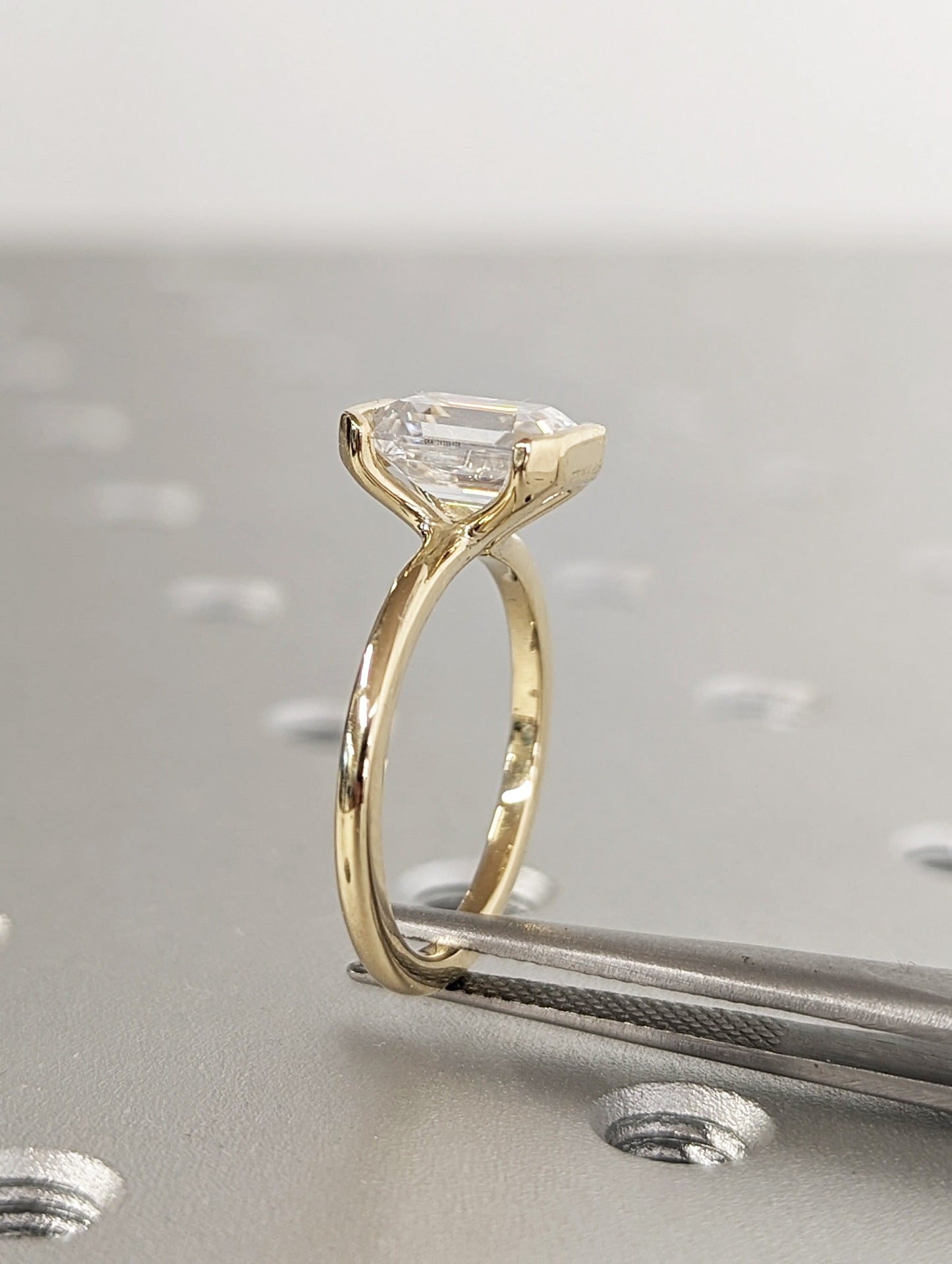1.2 CT Round Solitaire Moissanite Engagement Ring