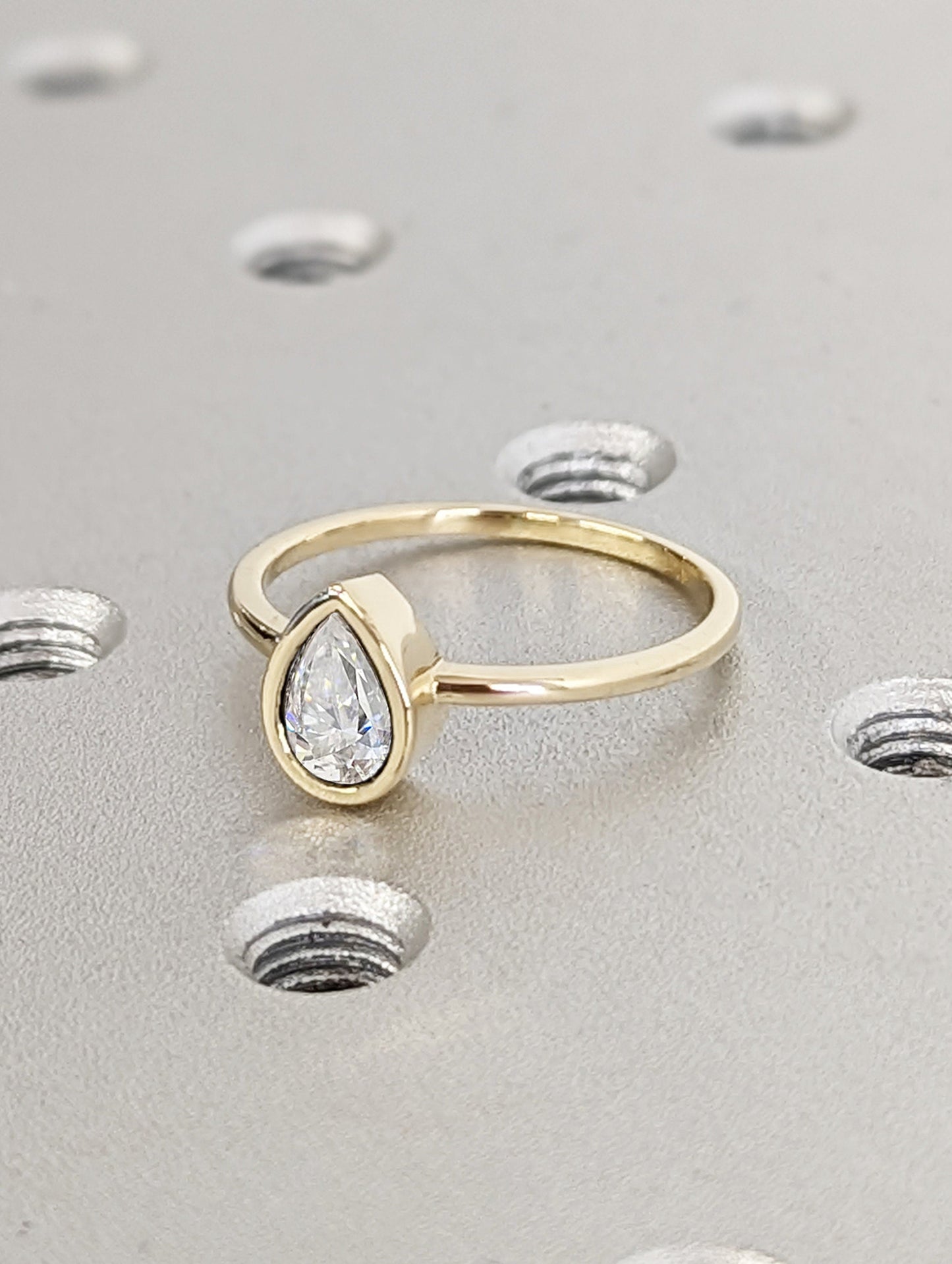 1.2 CT Round Solitaire Moissanite Engagement Ring