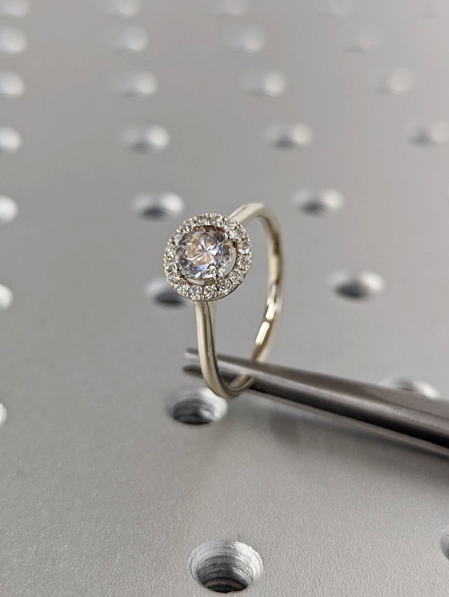 1.2 CT Round Solitaire Moissanite Engagement Ring