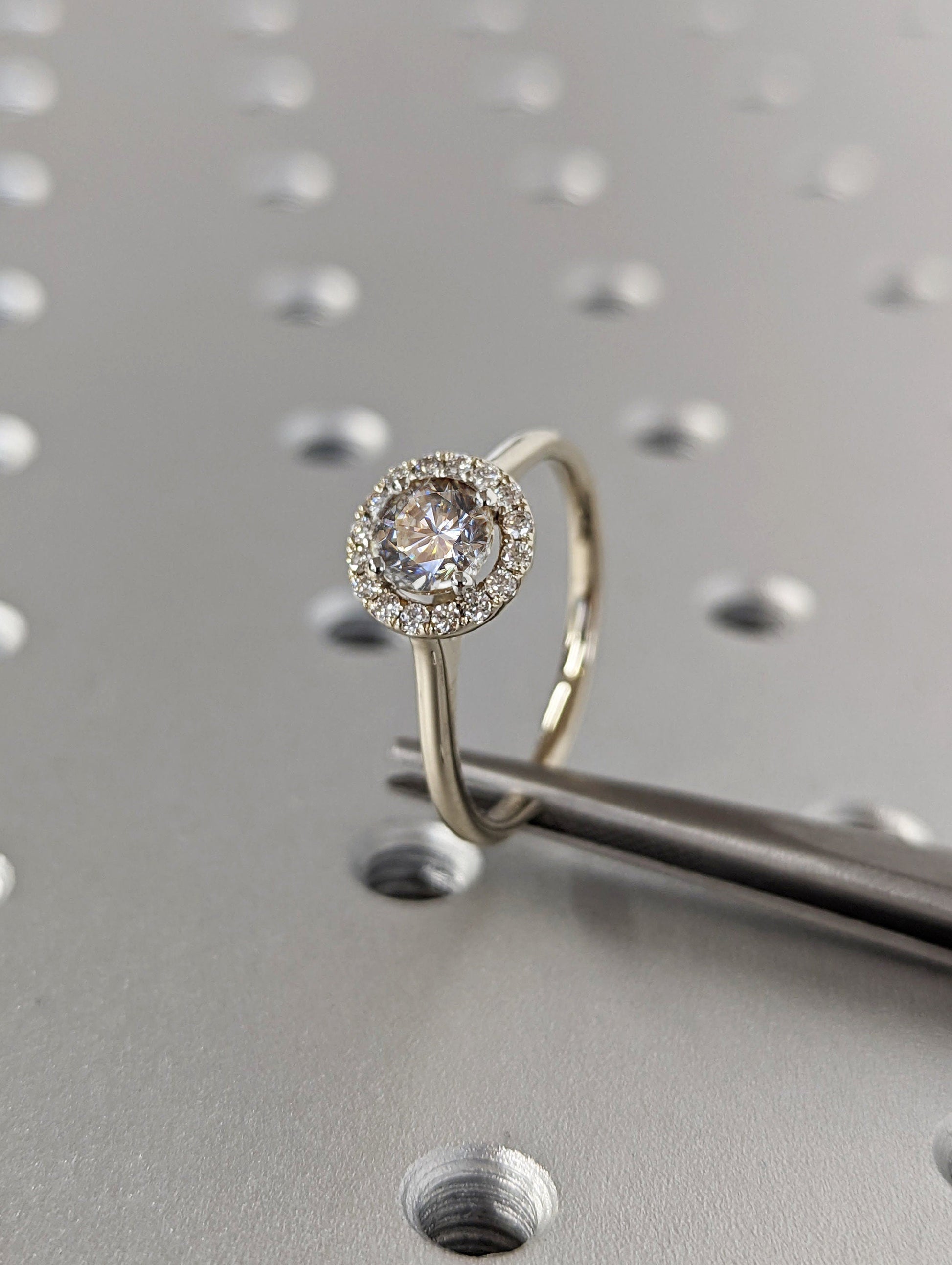 1.2 CT Round Solitaire Moissanite Engagement Ring