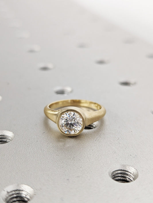 1.2 CT Round Solitaire Moissanite Engagement Ring