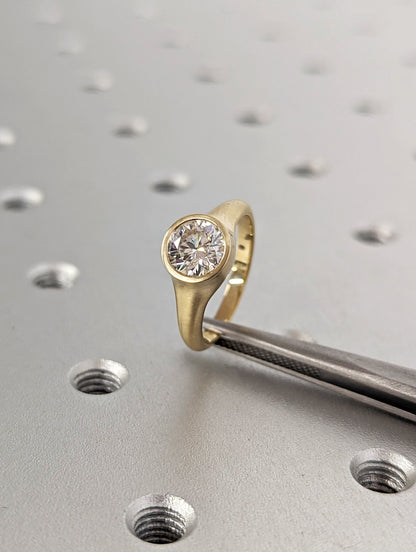 1.2 CT Round Solitaire Moissanite Engagement Ring