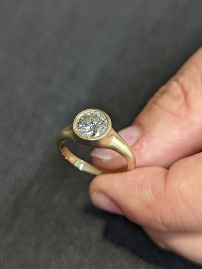 1.2 CT Round Solitaire Moissanite Engagement Ring