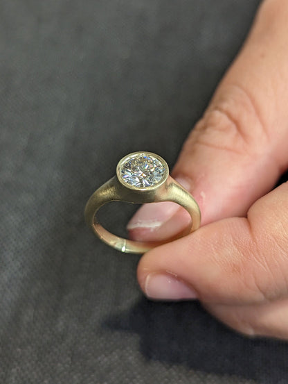 1.2 CT Round Solitaire Moissanite Engagement Ring