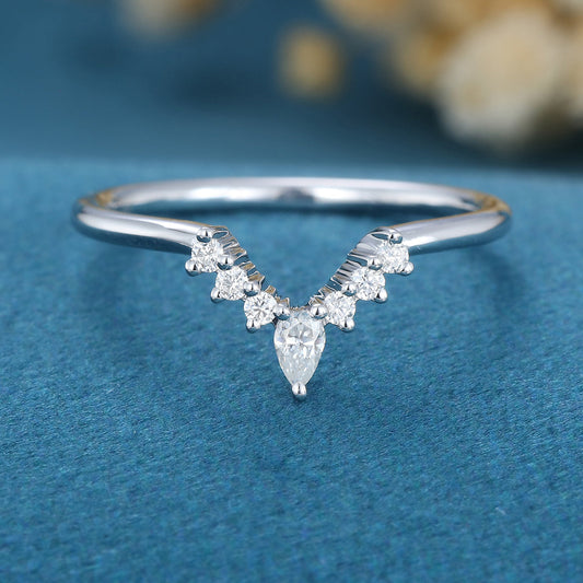 1.4 TCW Pear & Round Curved Moissanite Wedding Band