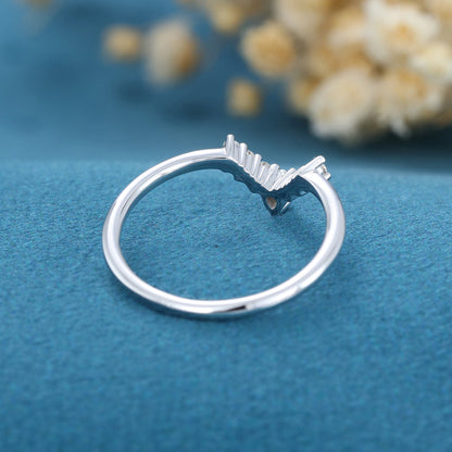 1.4 TCW Pear & Round Curved Moissanite Wedding Band