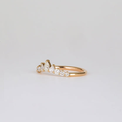 0.38 TCW Pear & Round Curved Moissanite Wedding Band