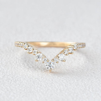 0.25 TCW Round Curved Moissanite Wedding Band