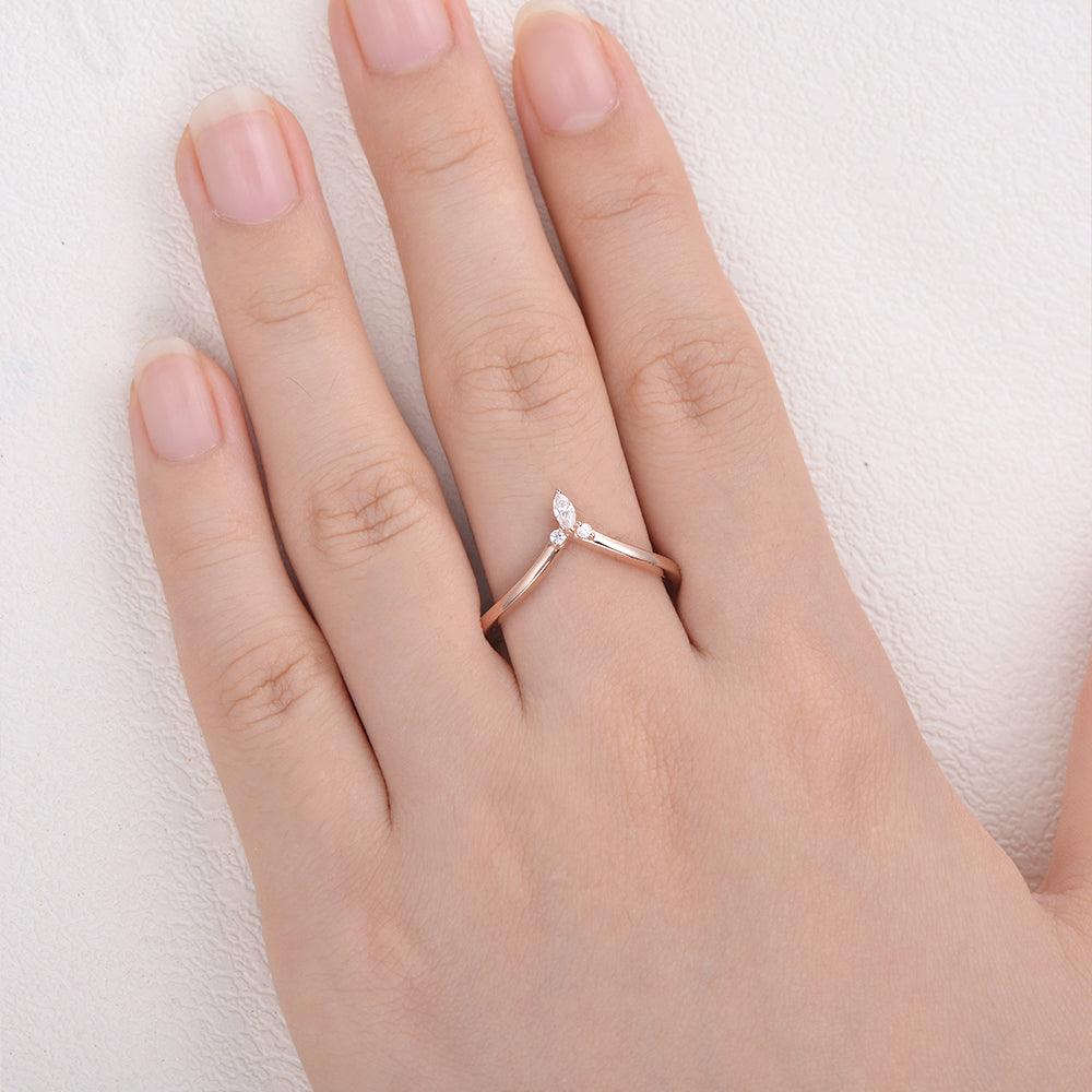 0.1 TCW Marquise & Round Curved Moissanite Wedding Band