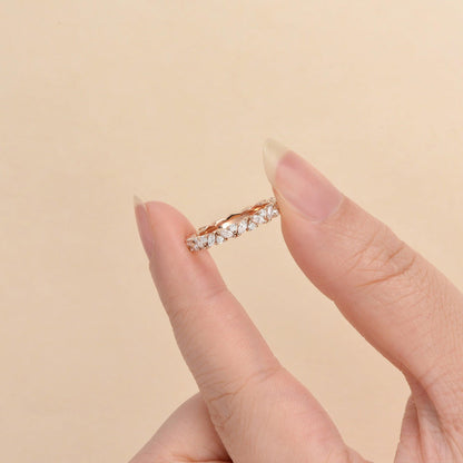 0.4 TCW Marquise & Round Cluster Moissanite Wedding Band