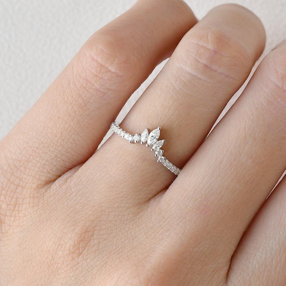 0.36 TCW Marquise & Round Curved Moissanite Wedding Band