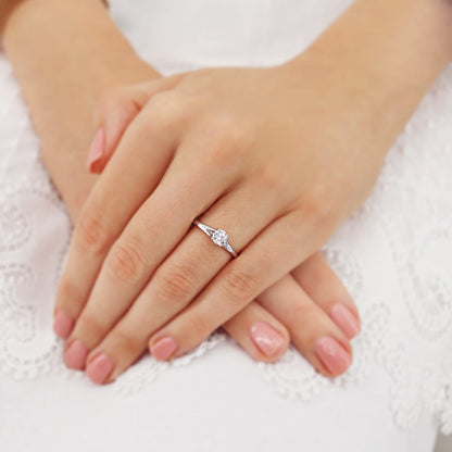 0.8 CT Round Solitaire Split Shank Moissanite Engagement Ring