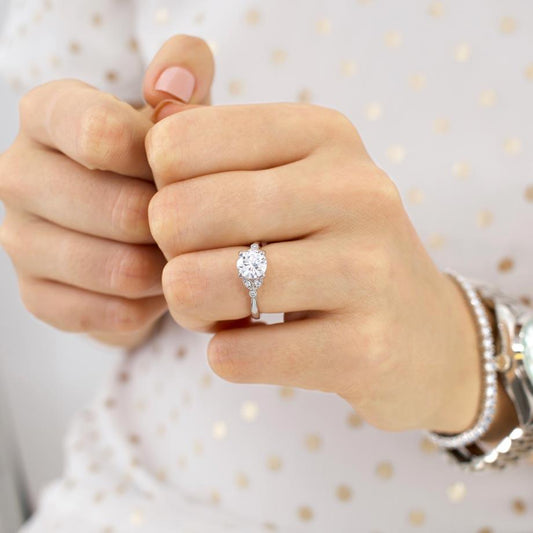 1.5 CT Round Cluster Moissanite Engagement Ring