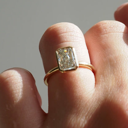 1 CT Radiant Solitaire Moissanite Engagement Ring