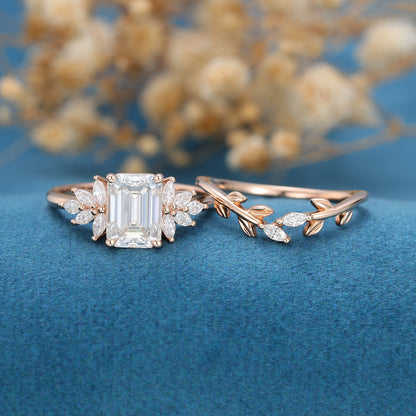 1.6 CT Emerald Cluster Moissanite Bridal Set