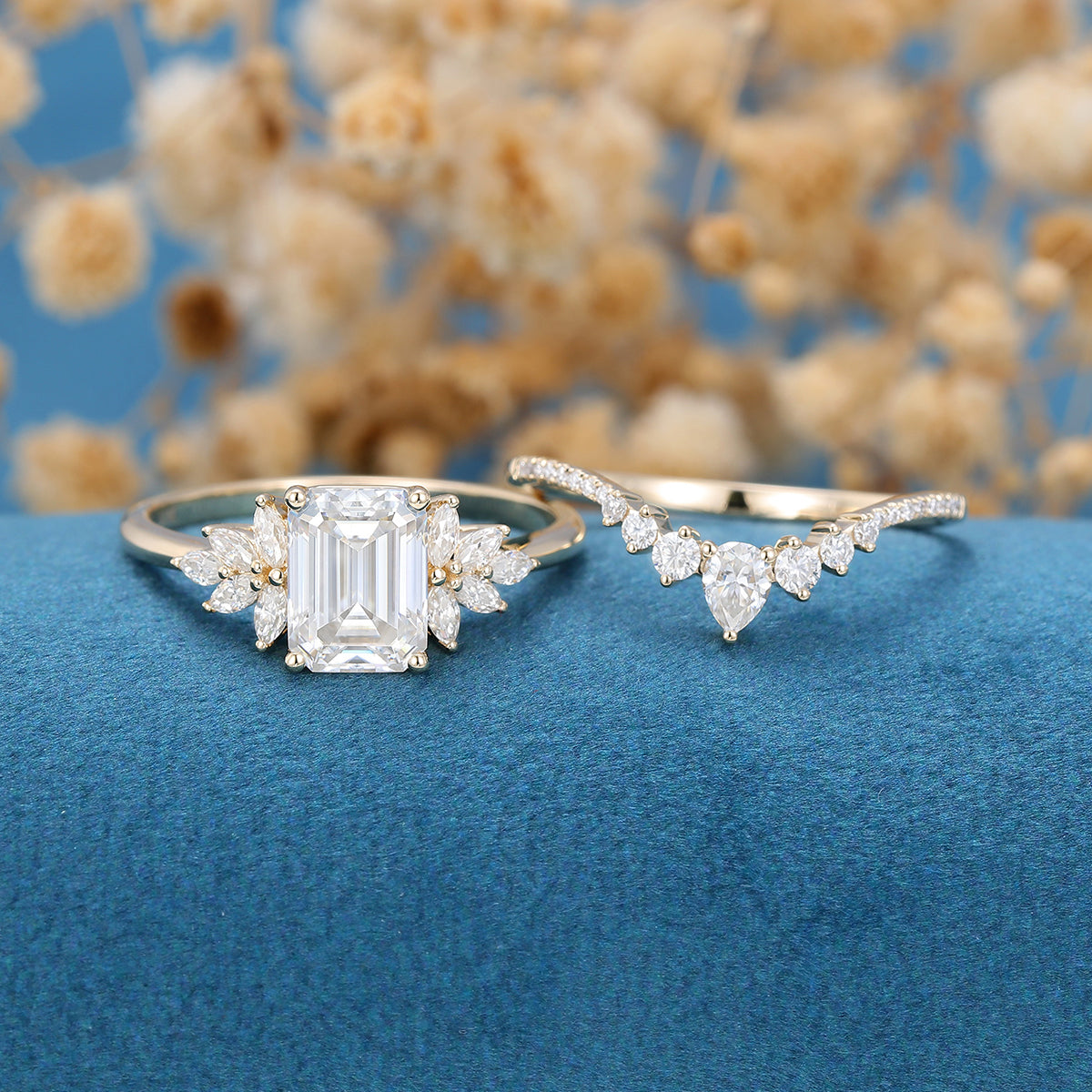 1.6 CT Emerald Cluster Moissanite Bridal Set