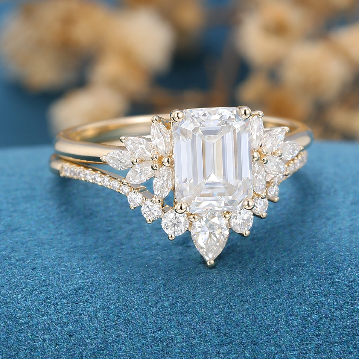 1.6 CT Emerald Cluster Moissanite Bridal Set
