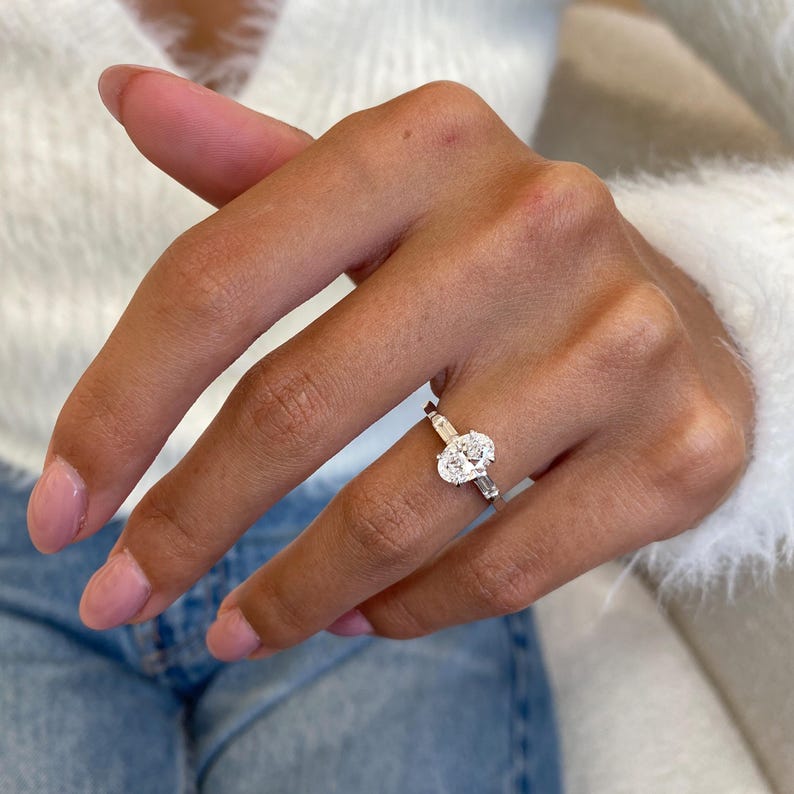 1 CT Oval Three Stone Moissanite Engagement Ring