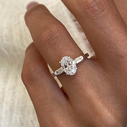 1 CT Oval Three Stone Moissanite Engagement Ring