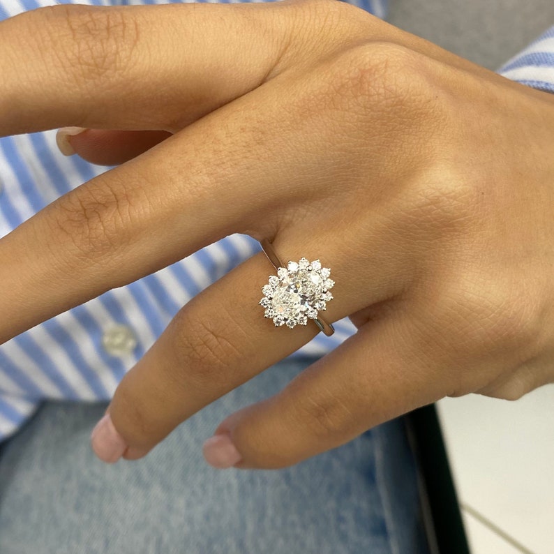 1 CT Oval Halo Moissanite Engagement Ring