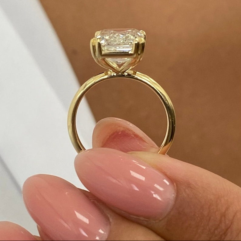 5 CT Emerald Solitaire Moissanite Engagement Ring