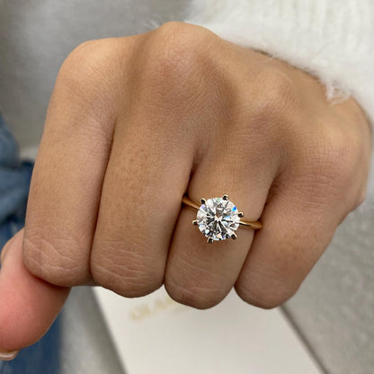 2 CT Round Solitaire Moissanite Engagement Ring