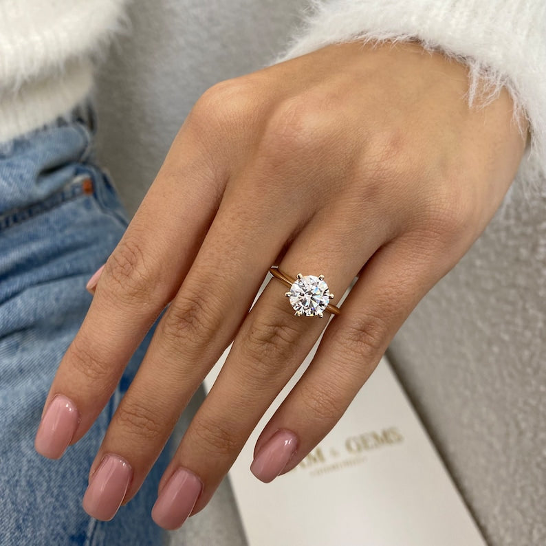 2 CT Round Solitaire Moissanite Engagement Ring