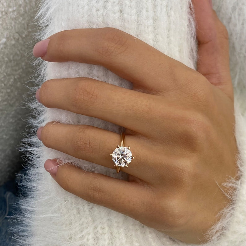 2 CT Round Solitaire Moissanite Engagement Ring