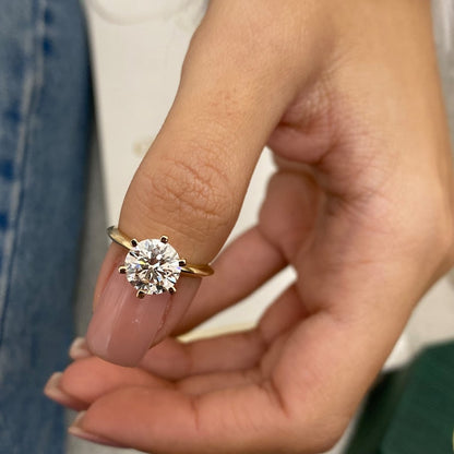 2 CT Round Solitaire Moissanite Engagement Ring