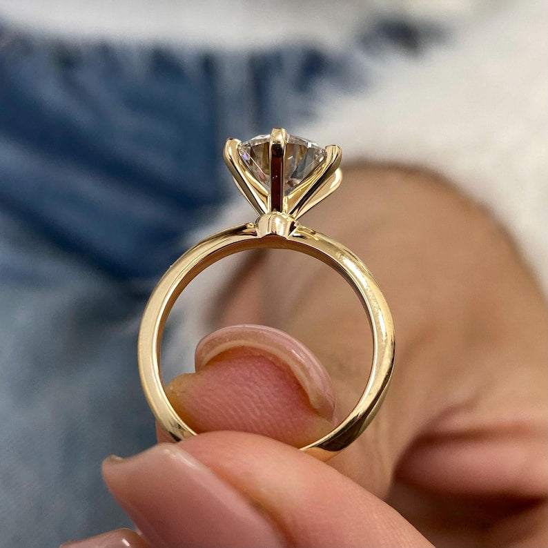 2 CT Round Solitaire Moissanite Engagement Ring