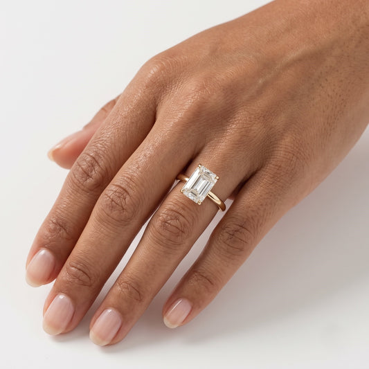 2.5 CT Emerald Solitaire Moissanite Engagement Ring