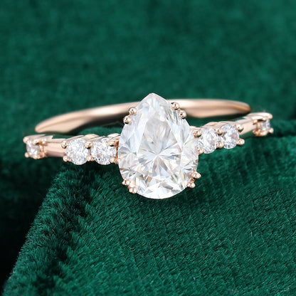1 CT Pear Cluster Moissanite Engagement Ring
