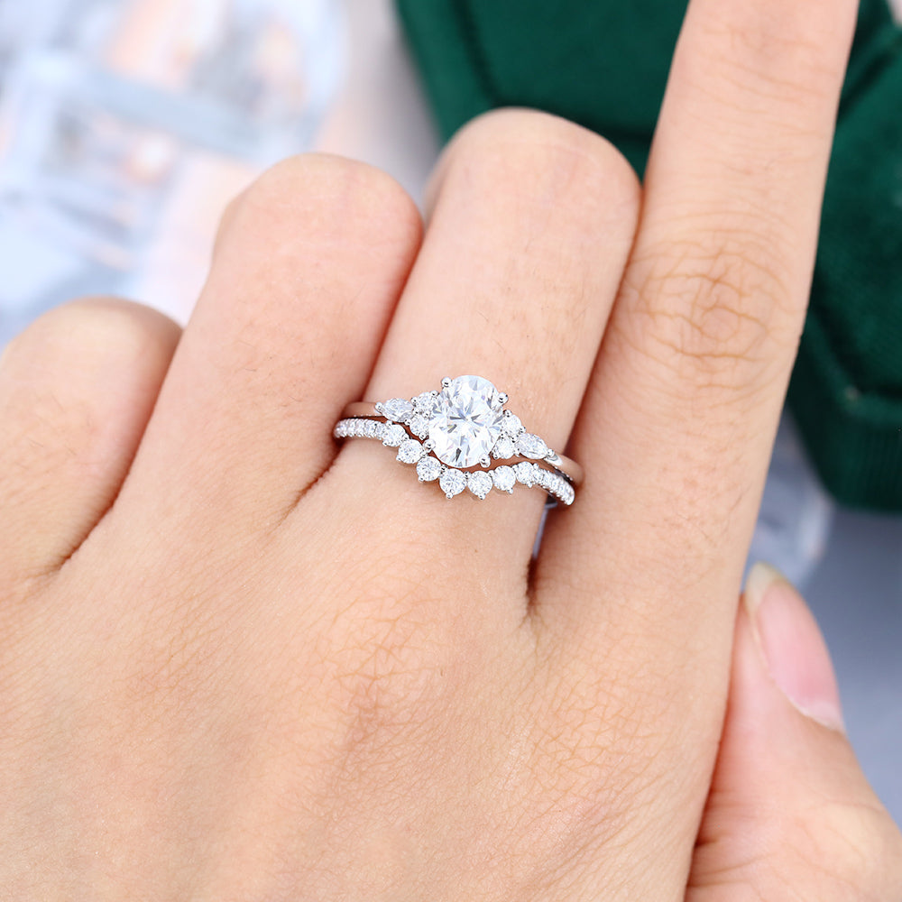 1.33 CT Oval Cluster Moissanite Bridal Set