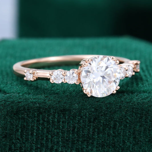 0.88 CT Round Cluster Moissanite Engagement Ring