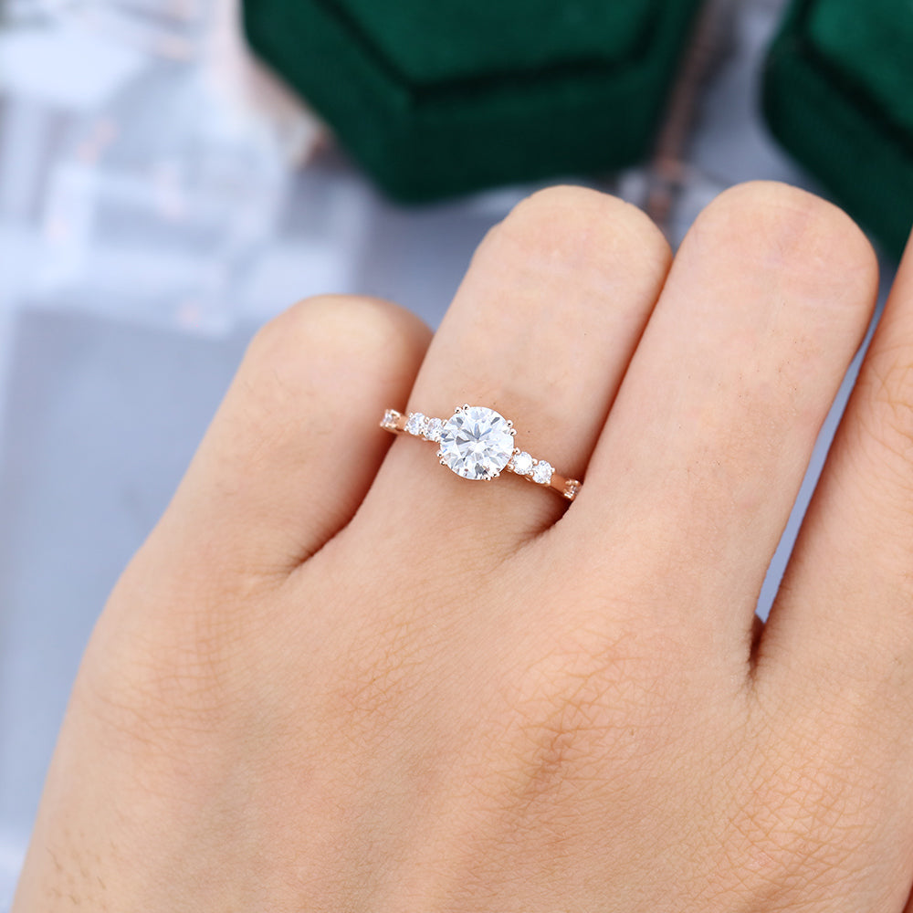 0.88 CT Round Cluster Moissanite Engagement Ring