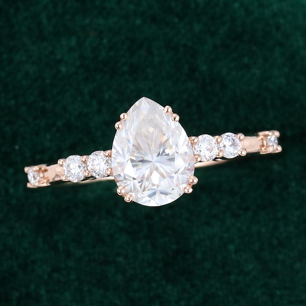 1 CT Pear Cluster Moissanite Engagement Ring